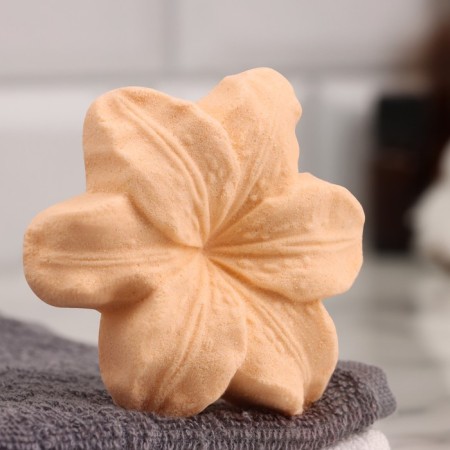 Lily's bathtub with a strawberry aroma, 80 grams, orange-4