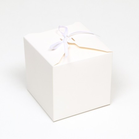 The box is folding, square, white, 12 x 12 x 12 cm,-1