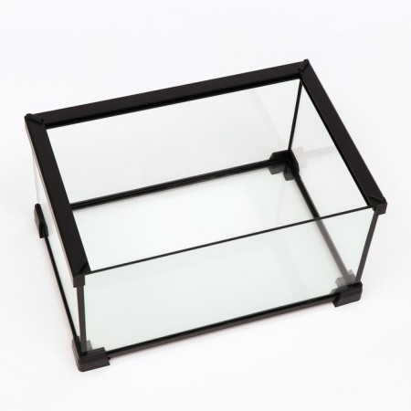Terrarium for reptiles 9.6 liters, with a mount to prevent an escape, 30 x 20 x 16 cm-5