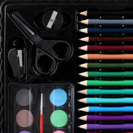 A set for drawing 150 items, in a plastic suitcase-6