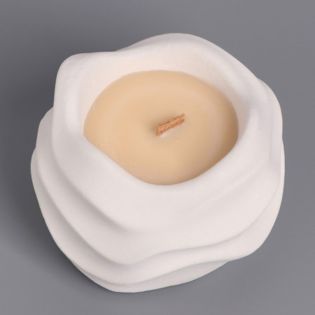 A candle made of soy wax in the Kashpo "Wave", 9x6 cm, white-2