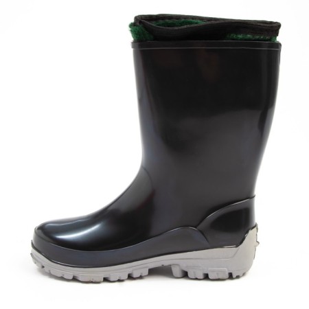 The boots are insulated, size 33, black, PVC-1