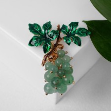 Brooch 