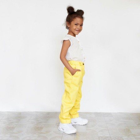 Джинсы для девочки MINAKU: Casual collection KIDS, цвет лимонный, рост 140 см-1