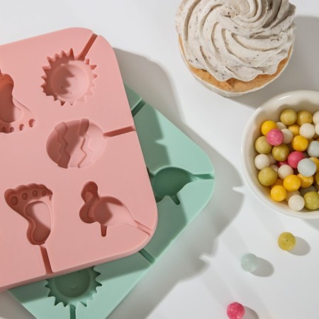 Silicone form for candies "Sunny Day", 14 × 14 × 1.5 cm, 8 cells, with sticks, color mix-4