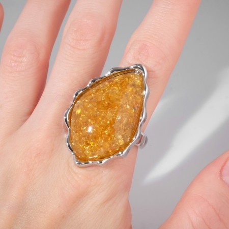 Romb Romb Romb Amber, brown color in silver, dimensionless-1