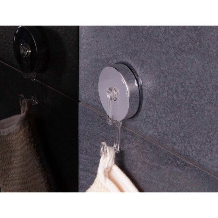 The hook is single, 10.8 cm-5