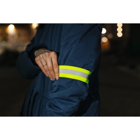The bandage is a chopped reflective, elastic, on Velcro, 35 ± 1 × 3.8 cm-5