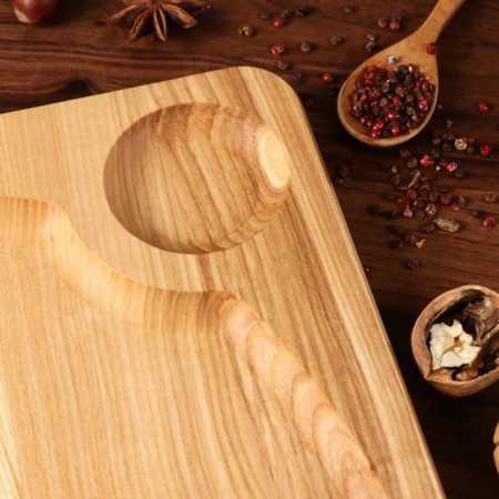 Menzhitsa is wooden, with a cutting board and a saucer, 25x25 cm, an array of ash-3