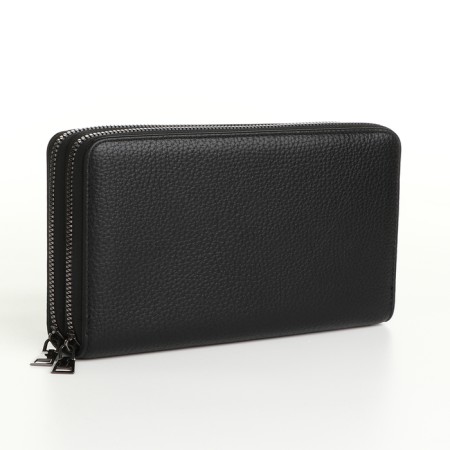Male purse-clate on a zipper, black color
