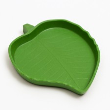 Terrarium feeder, 12 x 9.5 x 1.35 cm