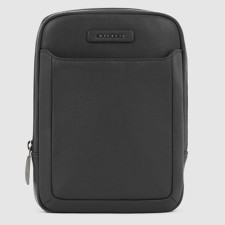 Male bag on the shoulder Piquadro Borsello per iPad mini in pelle, size 17 x 22.5 x 5 cm