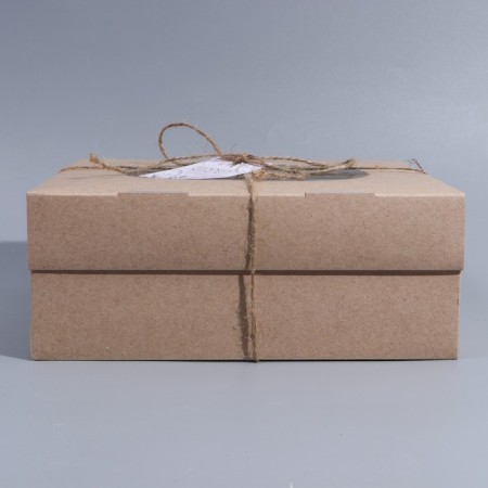 Capcake box, confectionery packaging with a nameplate, 6 cells, Hand Made, 23.5 x 23.5 x 10 cm-2