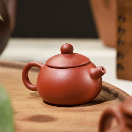 Figure for the tea ceremony "Texta" 7.5x5x4.5cm