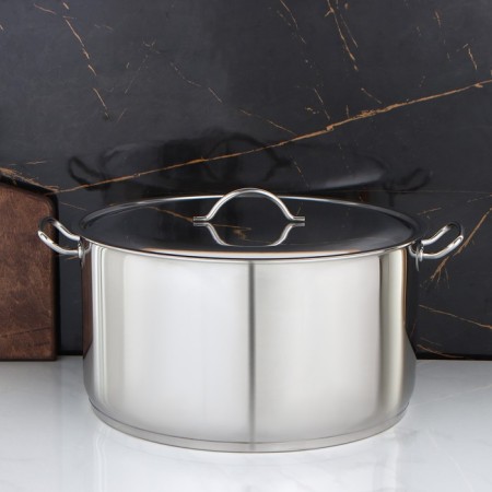 The pan is whole, 25 l, d = 40 cm, h = 21.5 cm, with a heat distribution layer, with a metal lid