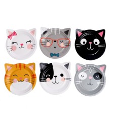 A set of paper plates 