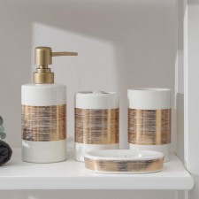 A set of accessories for the bathroom 
