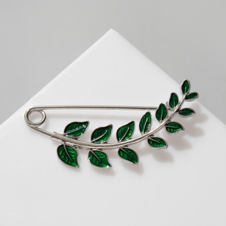 Pin -in -law "Figure" 6.5 cm, green color in silver-3