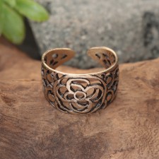 Amulet ring 