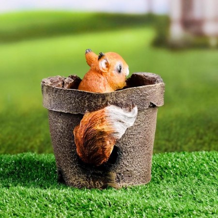 Figure pot "Squirrel in a pot of paw out" 15x14 cm-2