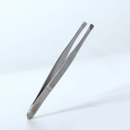 Pinzet begged, narrow, 9 cm, on a blister, silver color, b-158-s -sh-1