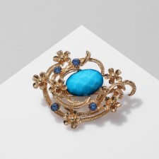 Brooch 