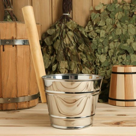 Dousing bucket, 2 l, metal, with a wooden handle