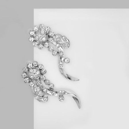 Earrings with rhinestones "flowers" bends, white color in silver-1