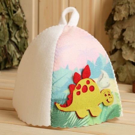 Children's cap with an applique of the dinomage "Rich", felt