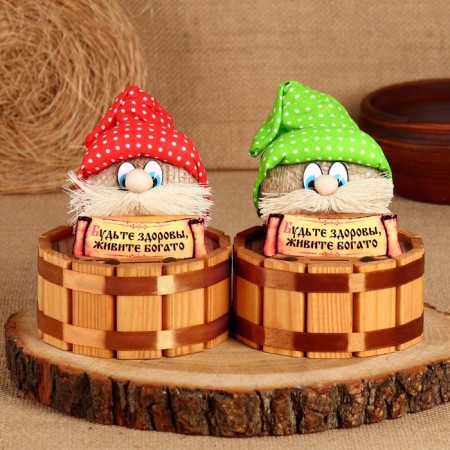 The charm-cap "Be healthy, live rich", on a barrel, 14 x 12 cm, mix-5