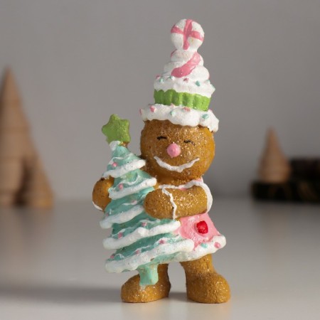 Polystone souvenir "Pitch with a Christmas tree" 5.5x5.5x11.5 cm