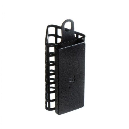 The feeder is steel, triangular, 60 g-1