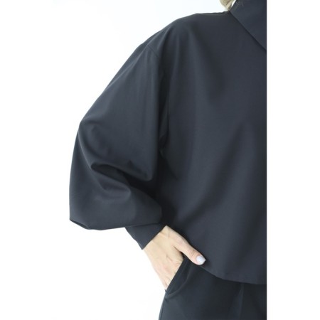 Female blouse with lush sleeve, size 42-3