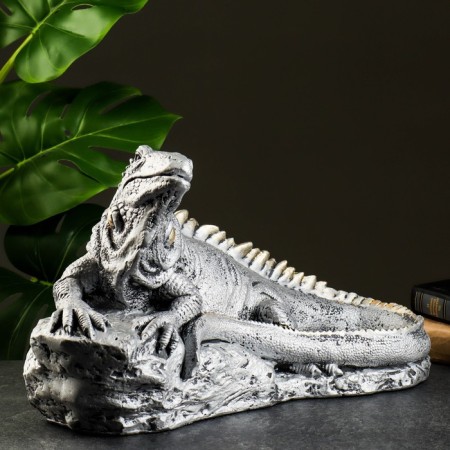 Figure "Iguan" silver, 22x46x29cm-1