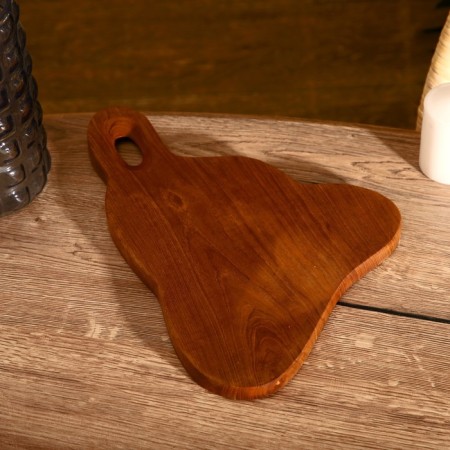 Cutting board 30x24x2 cm, tick tree