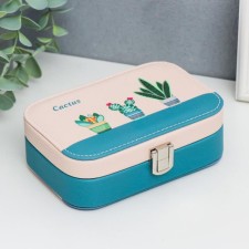 Casket to the leatherette for jewelry 