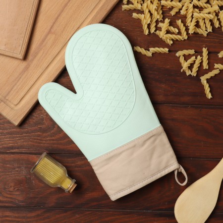 Mittens of Dolyana, centered green, 18x33 cm, 100% p/e, silicone