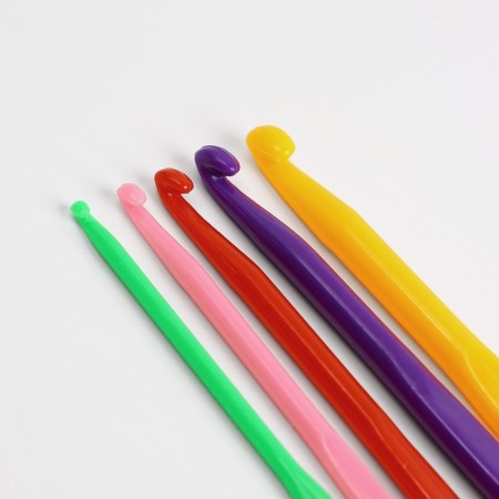 A set of hooks for knitting, d = 3-7 mm, 13.7-14 cm, 5 pcs, color colorful color-3