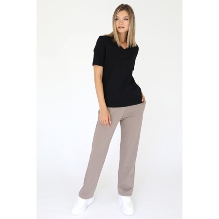 T-shirt with a V-neck, size 42-3