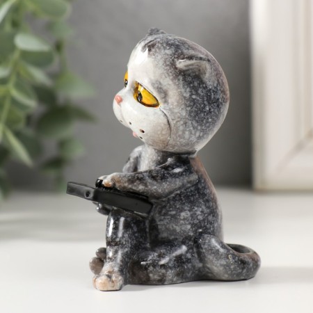 Souvenir Polystone varnish "Kotka with the phone" 7x6x7 cm-3
