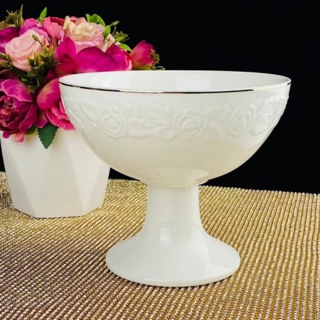 Confepture on the leg of Lenardi "White Rose", porcelain, 16 cm