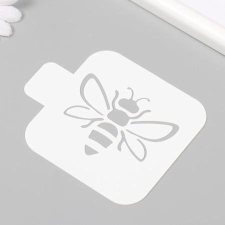 Plastic stencil "bee" 9x9 cm-1