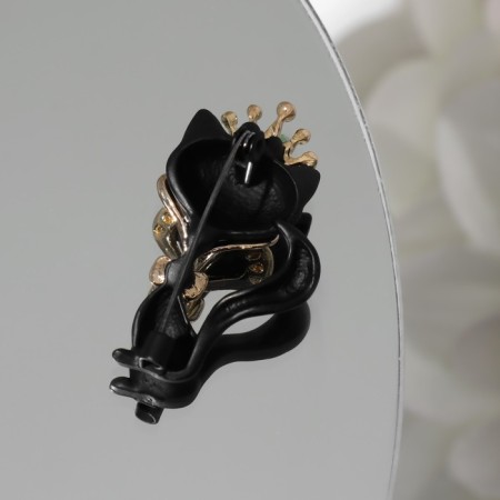 Brooch "cat" mysterious, black and white color in gold-1