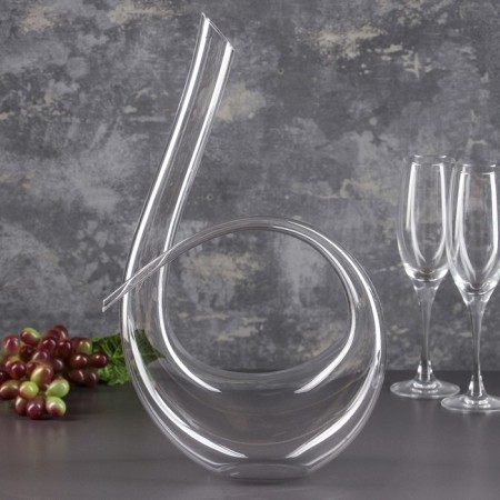 Glass decanter for wine, 1.4 liters