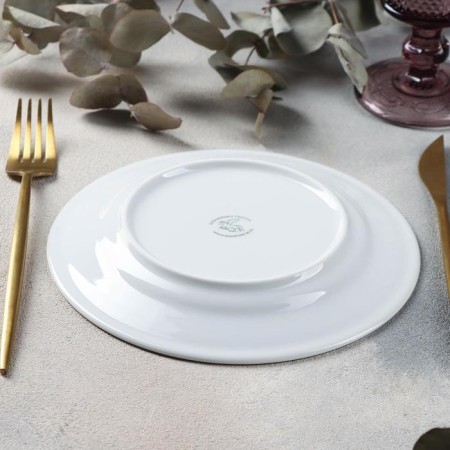 Small “linen” plate, d = 19 cm-2