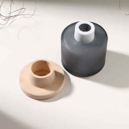 Diffusor for essential oils with a “gray haze” lid is matte 140 ml 7x7x8.6 cm-3