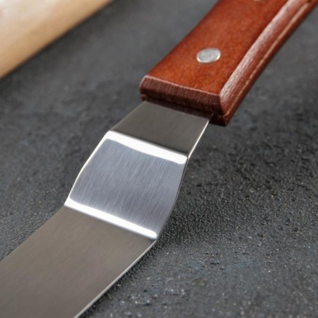 A blade-tank with a wooden handle, curved, 26 cm, working part is 14.5 cm-1