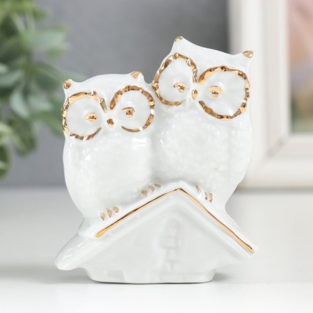 Souvenir Ceramics "Eagle owl with an owl on the house" White with gold 7.5 cm