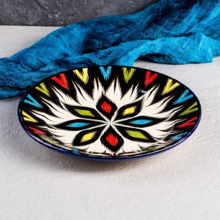 Plate of the Rishtan ceramics "Atlas", multi -colored, flat, 22 cm