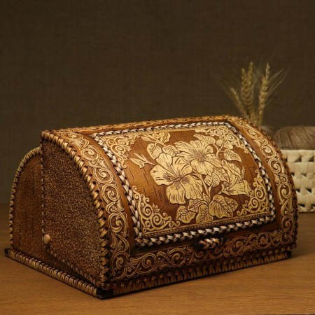 Khlebnitsa "Lilia", 32x25x19 cm, birch bark